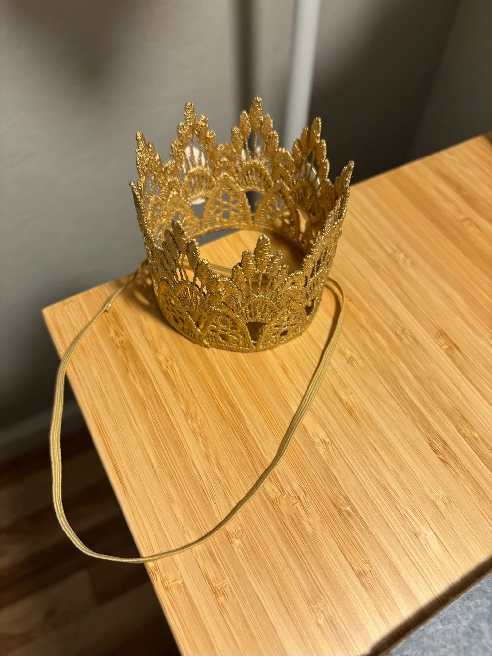 “One” Gold Lace Decorative Crown Headpiece